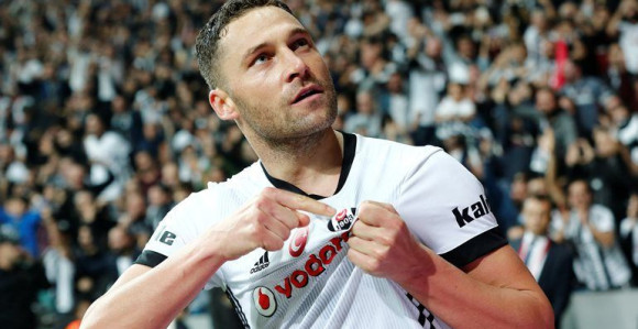 TUR: Tošić gol, pa crveni karton!