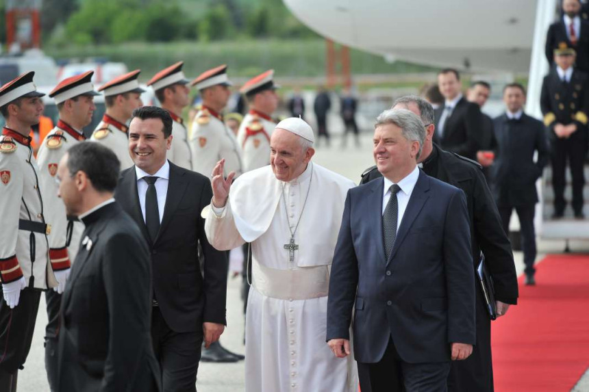 Papa Franjo stigao u Skoplje