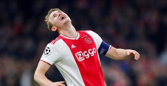 Kako je de Liht ponizio Mančester Junajted...?