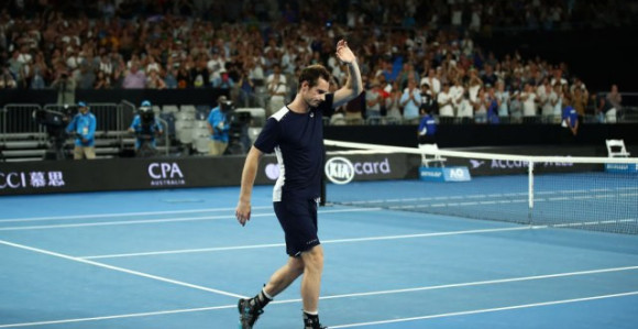 Kvins čuva mjesto Mariju!