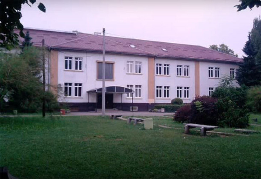 Učenik slomio kičmu na moru