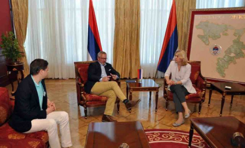 Isti lobisti SNSD-a i Kosova
