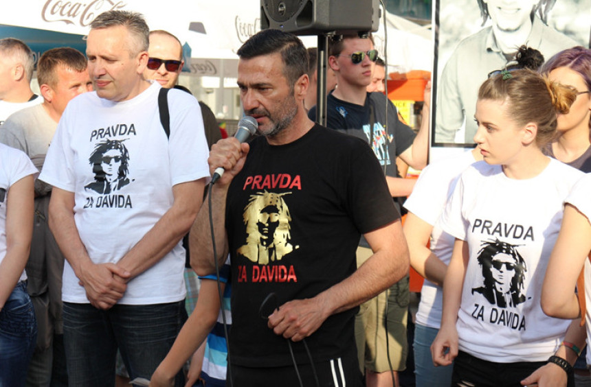 Davoru uručena tužba za klevetu