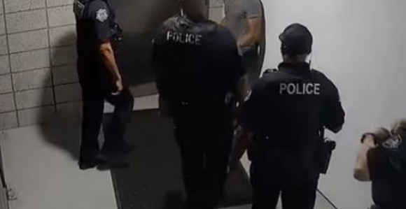 Америчка полиција пребила мушкарца