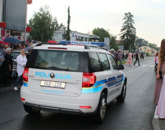 Učenik na maturi istukao profesora