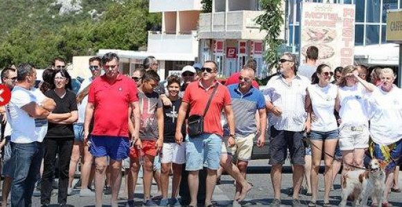 Građani Neuma blokirali put