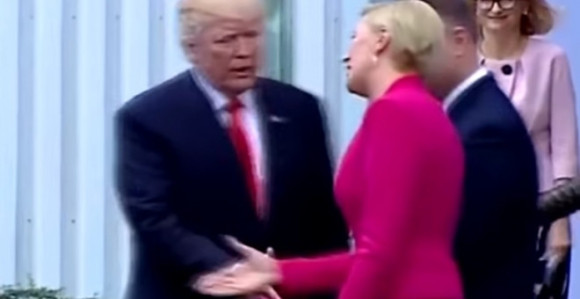 Prva dama Poljske ispalila Trampa