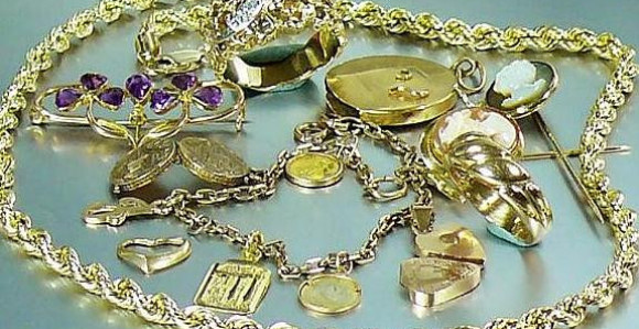 Ukraden nakit od zlata i srebra