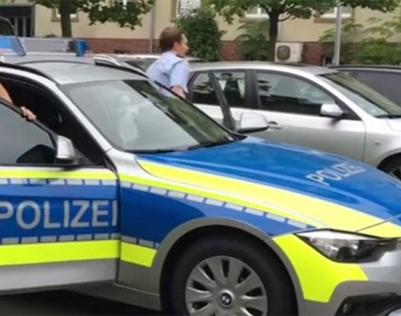 Evakuacija zbog avionske bombe