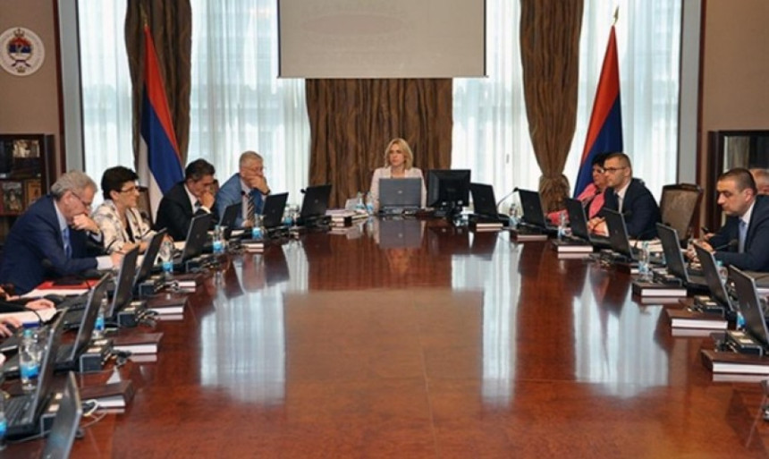 Srpska preuzela milionski dug