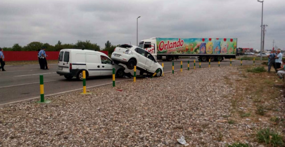 Lančani sudar: Troje povrijeđeno
