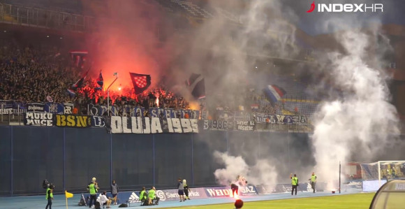 Video: Hrvatski derbi u znaku "Oluje" i ustaštva!