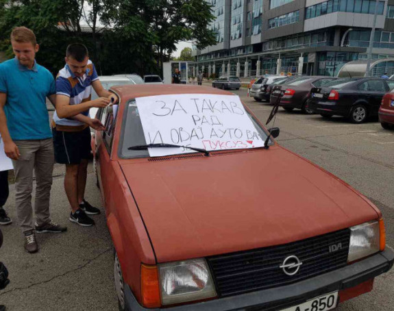Stigla 'limuzina' za Maleševića!