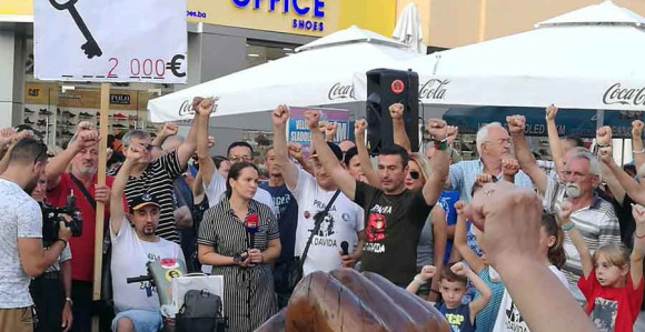 "Idi, sine, iz ove zemlje..."