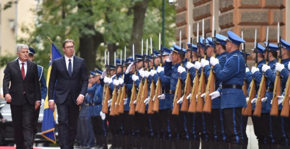 Svečani doček za predsjednika Vučića