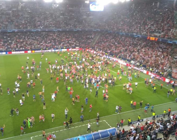 UEFA kaznila Zvezdu: Bez navijača u Liverpulu i Parizu!