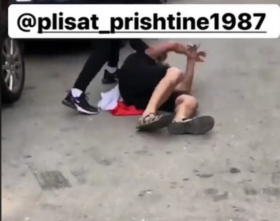 Pretučeni navijači Češke u Prištini!