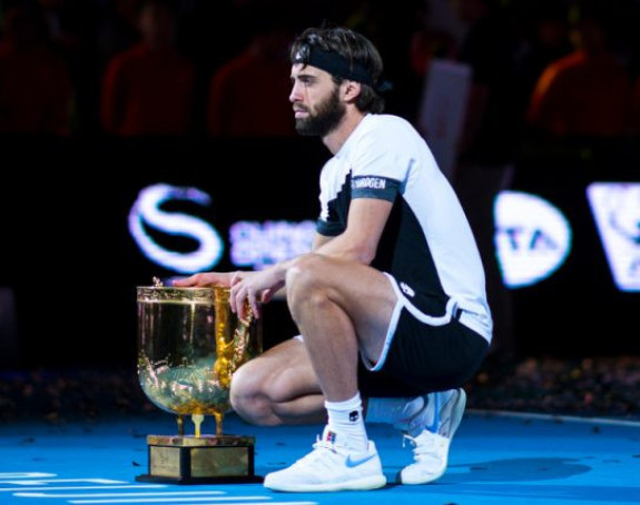 Peking: Del Potro nemoćan, Basilašviliju titula!