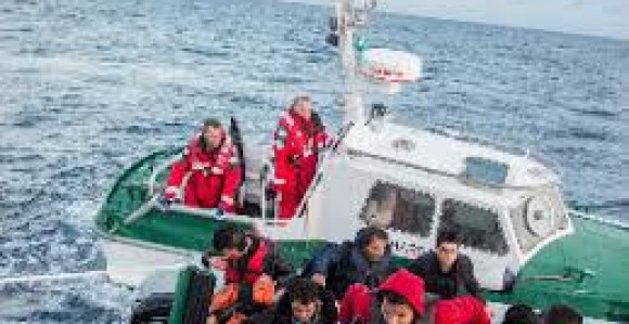 Potonuo brodić sa migrantima dvoje poginulo