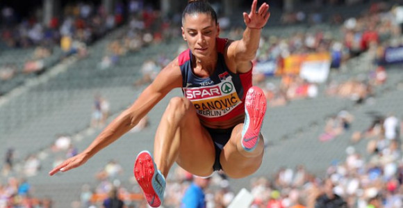 Ivana Španović počela da trenira!