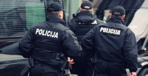 U toku pretresi, uhapšeno više osoba u Sarajevu