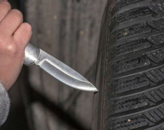 Napao oca pa mu izbušio gume na automobilu