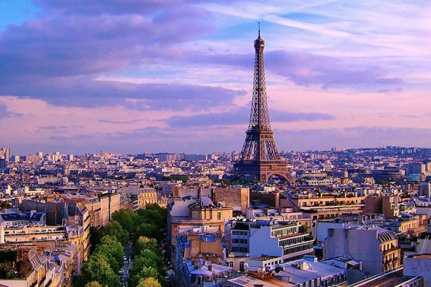 Pariz posle napada posjetilo 1,8 miliona turista manje