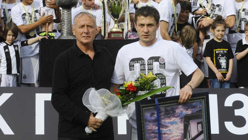 Priča - Grobari su ga obožavali: "We love you Bajro"!