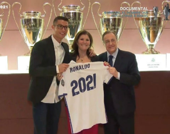 Video: Ronaldo potpisao, pa najavio još jedan ugovor...!