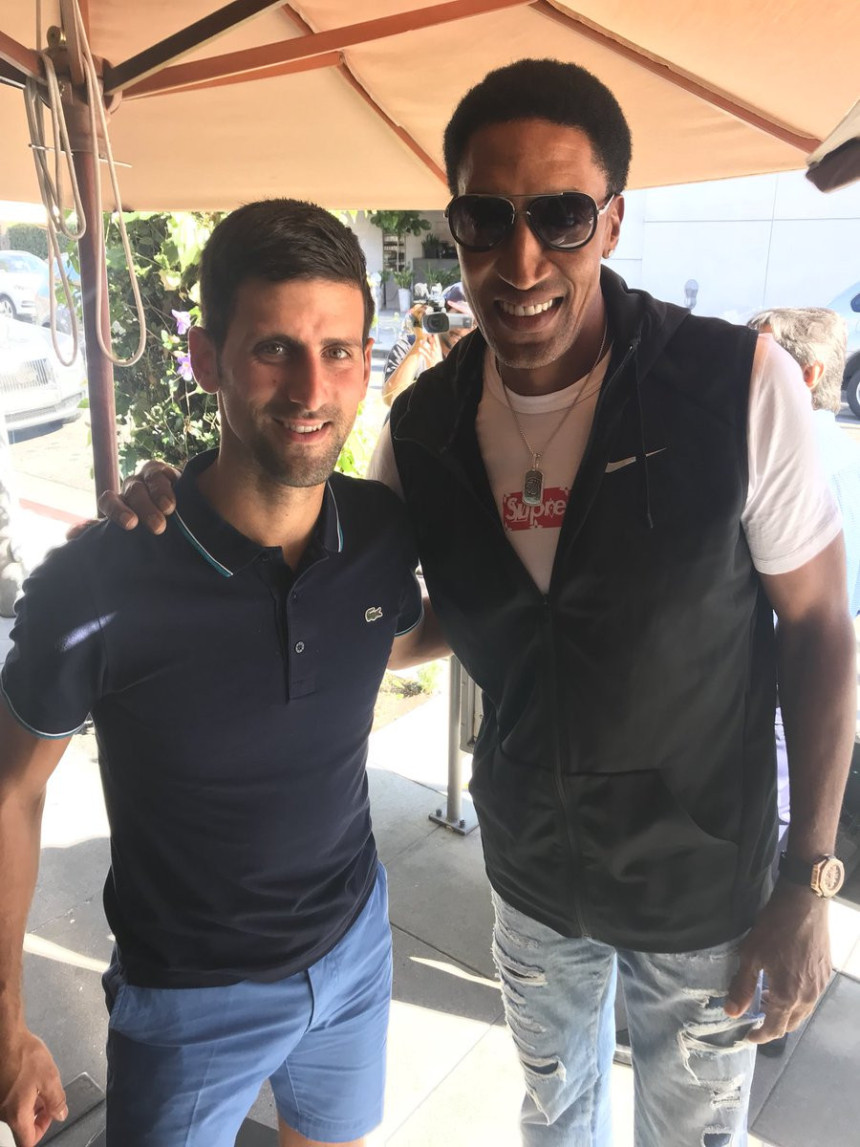 Košarkaška legenda uz tenisku VELIČINU!