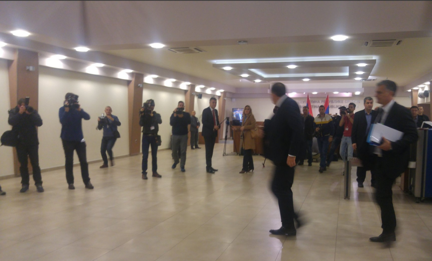 Vlast ukinula referendum 