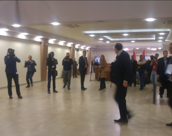 Vlast ukinula referendum 