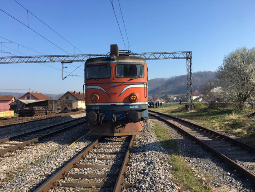 Пјешака ударио теретни воз код Добоја