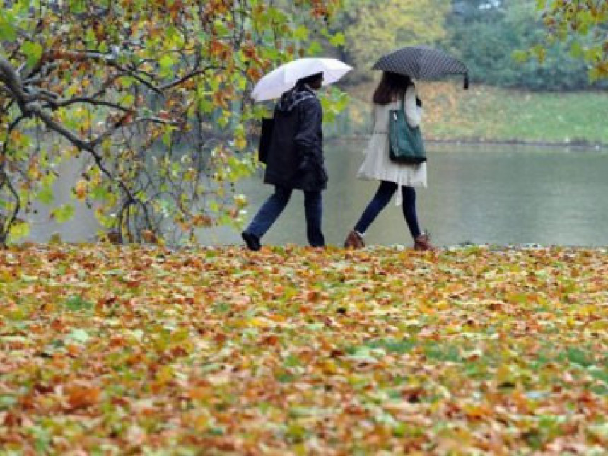 Oblačno sa slabom kišom, popodne razvedravanje