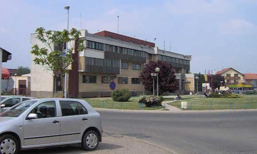 Bijeljina: Sa parkinga ukraden "audi 80"