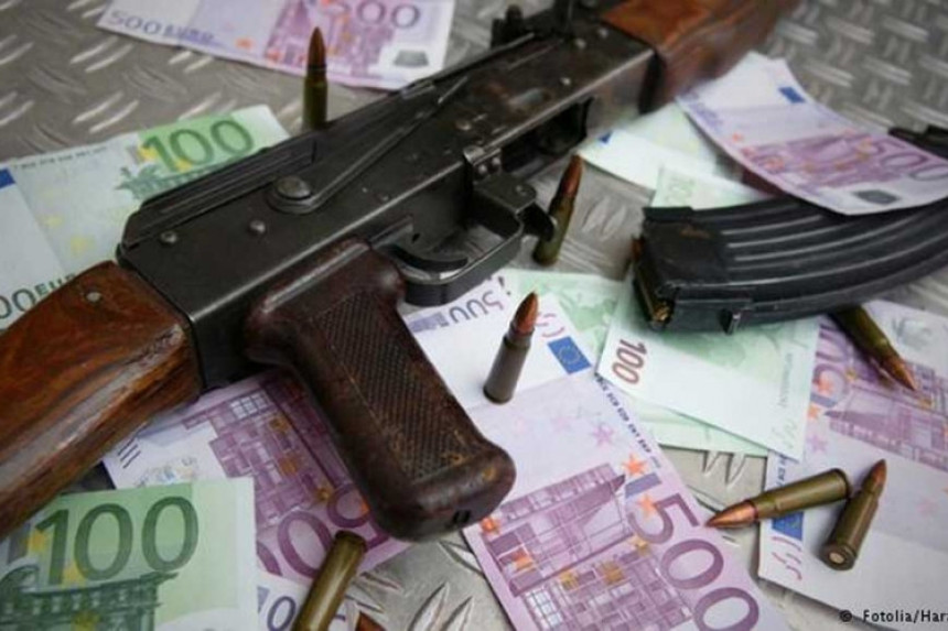 Kalašnjikov do 500 evra na crnom tržištu