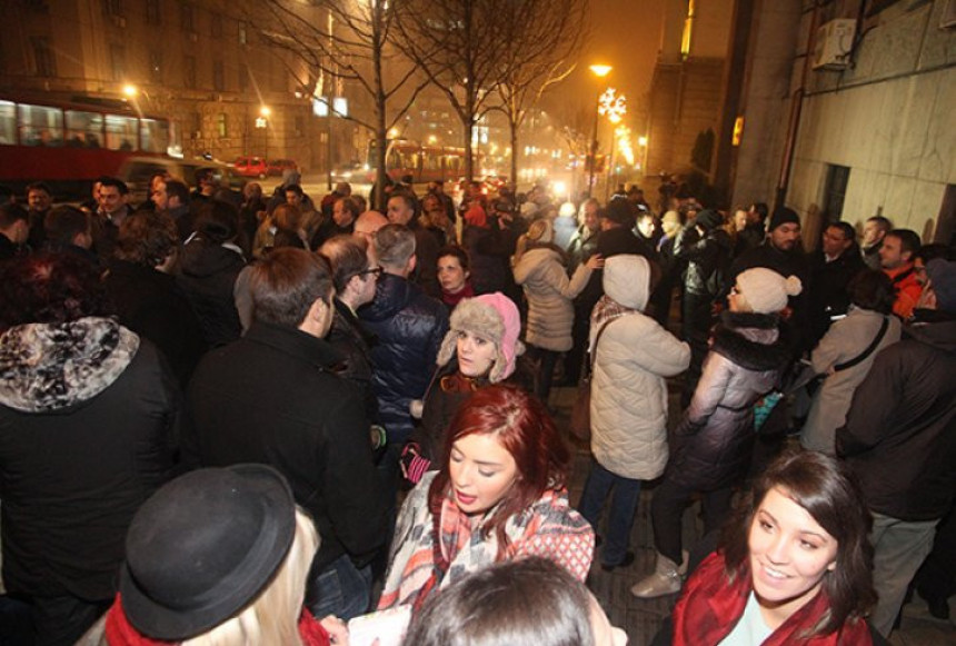 Protest novinara ispred zgrade Vlade Srbije