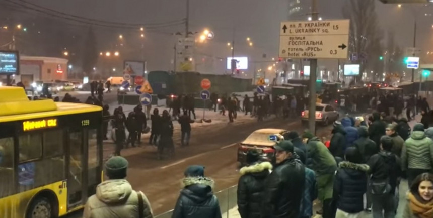 Bezumlje u Kijevu, 10 izbodenih navijača!