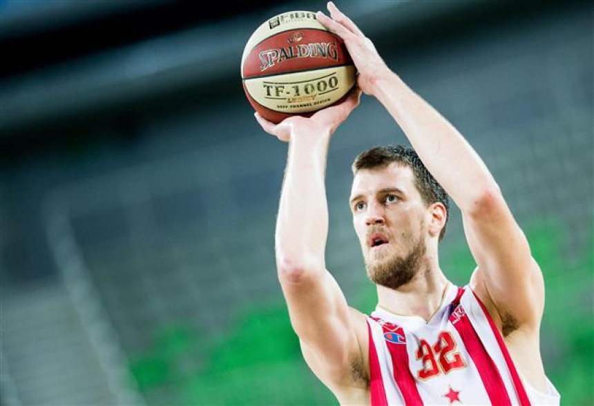 Kuzmić: Spavanje na aerodromu? Spojim klupe, naštimam se...!