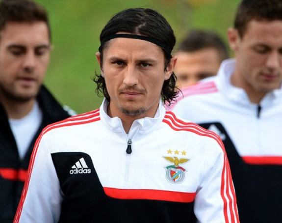 Ljubomir Fejsa - majstor dodavanja! BEZ GREŠKE u meču Benfika - Napoli!