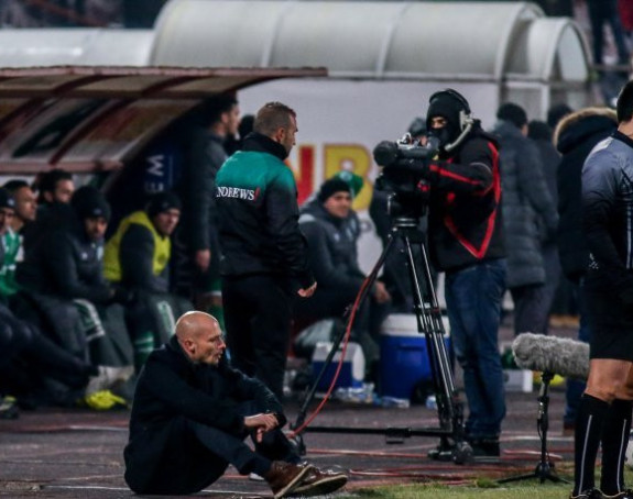 El Maestro se brukao i molio sudiju na koljenima!
