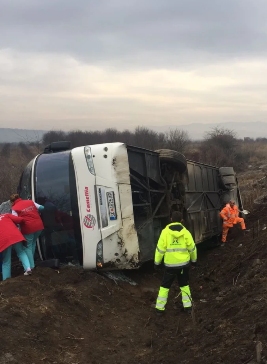 Autobus sletio sa puta, povrijeđene četiri osobe