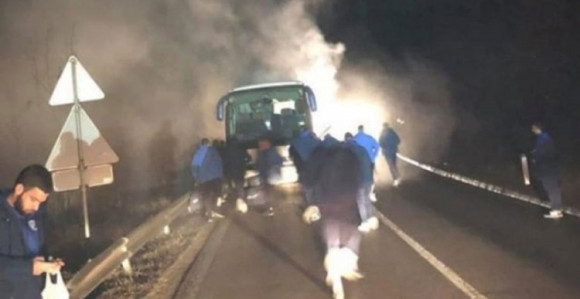 Zapalio se bus FK Radnik iz BN, nema povrijeđenih
