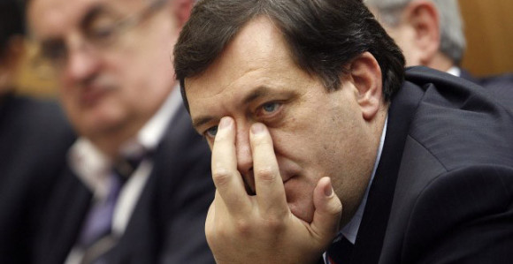 Na ugovoru o kreditu za vilu pečat Vlade