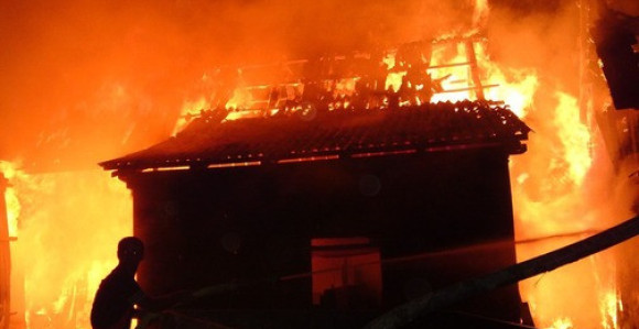 Kozarska Dubica: Dvije osobe poginule