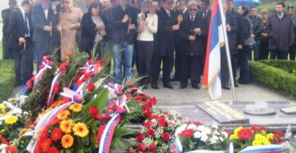 Položeno cvijeće na spomen-obilježje Milanu Jeliću