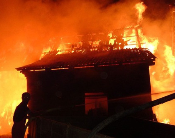 Kozarska Dubica: Dvije osobe poginule