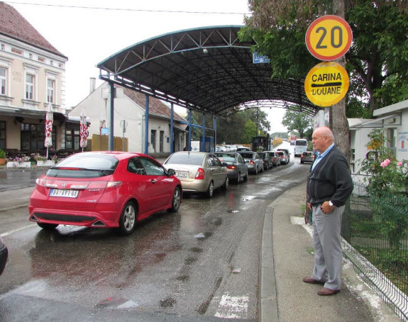 Gužve na granici, čeka se i dva časa