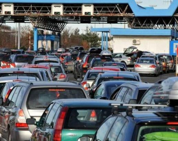 Kilometarske kolone na GP "Rača"