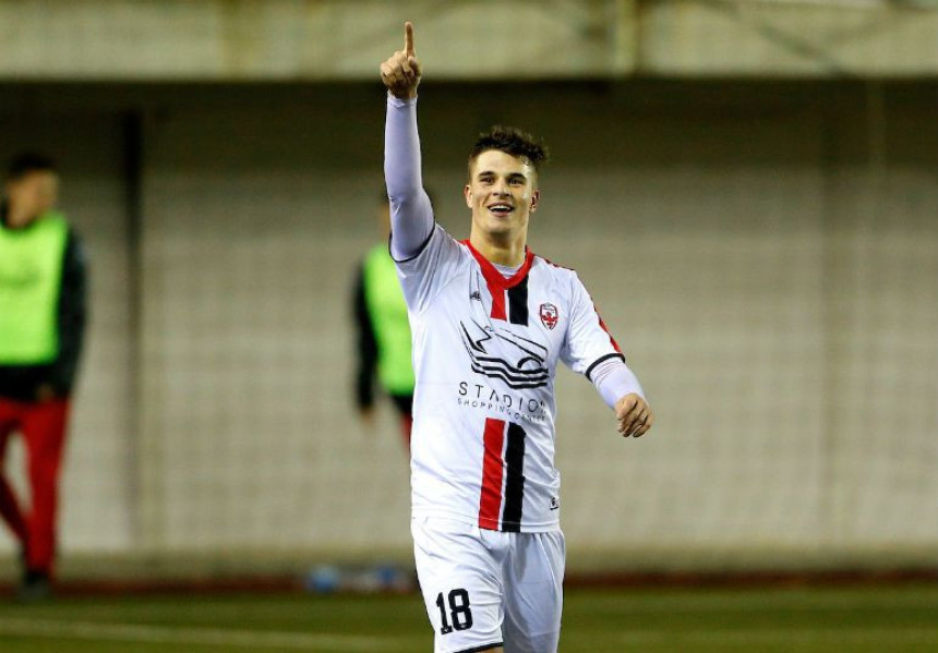 Istorijski transfer: Iz Superlige u Premijer ligu!